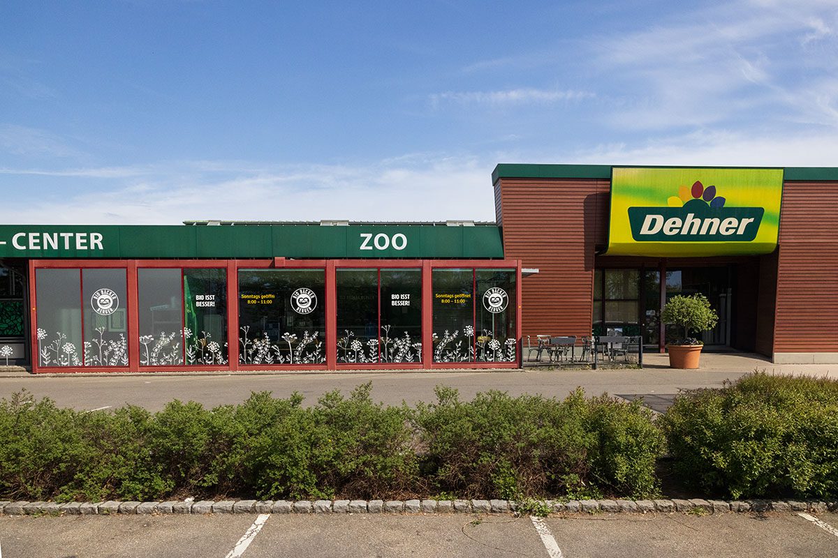 Bio-Bäckerei Berger in Pfullingen, Filiale Dehner – Außenansicht mit Glasfront und Eingang